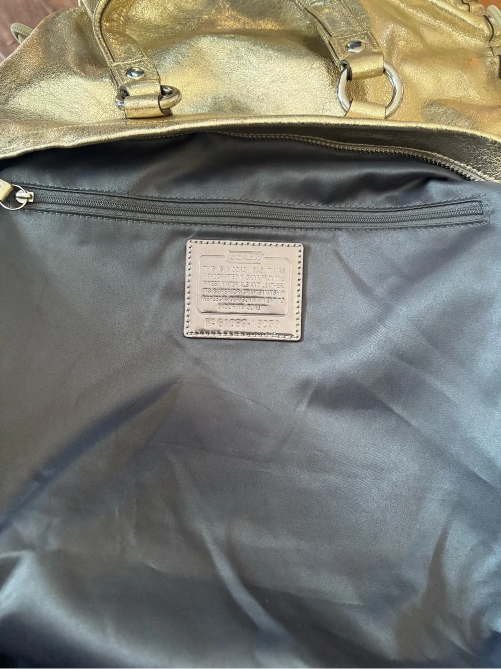 Coach Poppy G1069-16050 LIMITED EDITION Metallic Gold Star Spotlight Tote NWOT - Picture 7 of 16